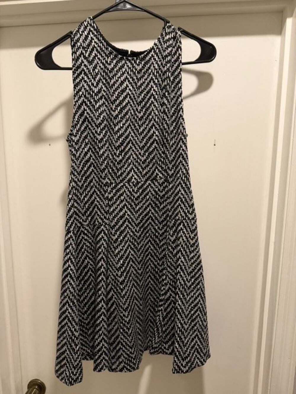 NWT BCBGeneration Sleeveless‎ Black and White Size 06